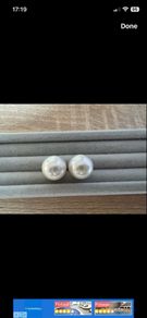 Classic Pearl stud earrings
