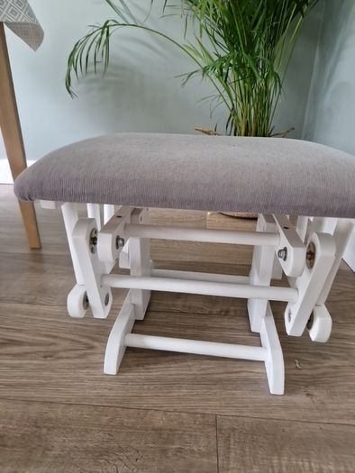 Rocking foot stool