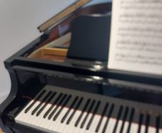 A1 Yamaha 4'11" baby grand piano
