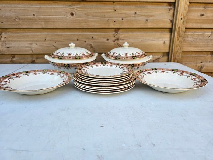 Collection of Arklow Pottery Alton Pattern  812