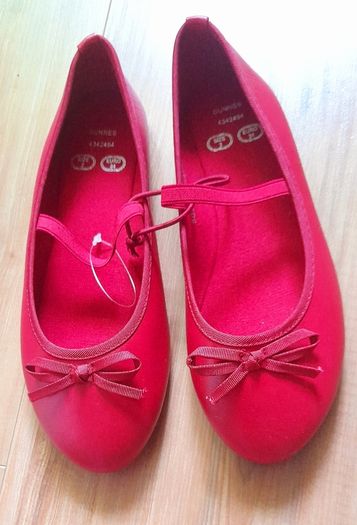 girls pumps