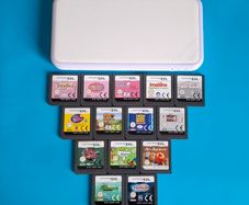 New 2DS XL Rare Tomodachi Edition - White & Lavander