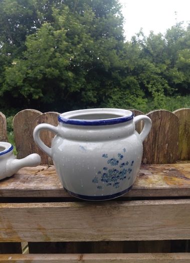 Soup Pot and Bowls