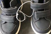 Boys new boots size 4