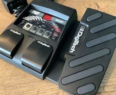 DigiTech RP90 multi-effects modeling guitar processor with Expression pedal