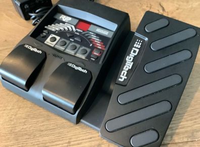 DigiTech RP90 multi-effects modeling guitar processor with Expression pedal