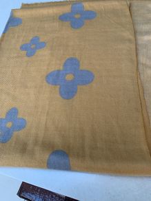 Cashmere scarf