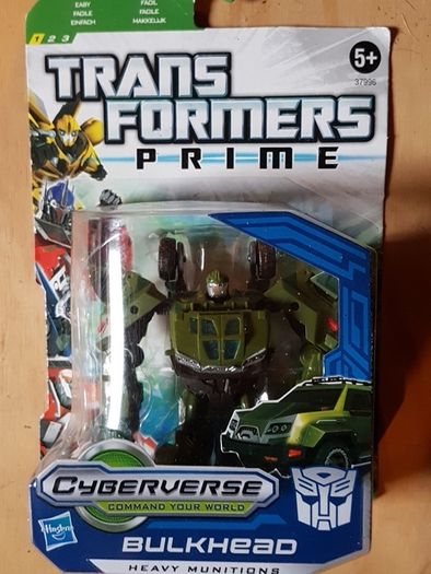 BNIP Transformers Bulkhead Cyberverse Collectors Item