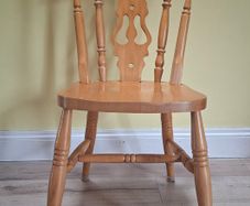 6 sold wood chairs