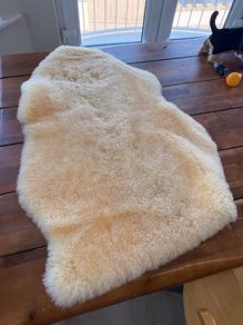 Premium HE Forster Natural Sheepskin Rug 75 85cm Great condition