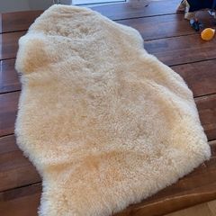 Premium HE Forster Natural Sheepskin Rug 75 85cm Great condition