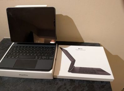 iPad pro 2nd gen 11ich, magic keyboard, apple pencil