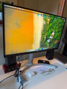 LG monitor 27" 4K IPS UHD / FreeSync / Adjustable stand