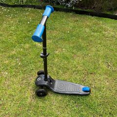 Blue Qplay Future LED light scooter