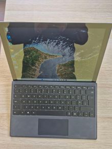 Microsoft Surface Pro 7+,i5 11th gen,8gb,256 ssd,12.3" PixcelSence,Windows 11