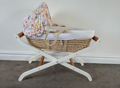 Moses Basket with two stands