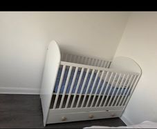 baby cot
