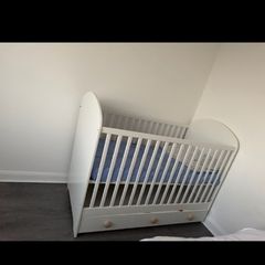 baby cot
