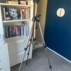 Hama Star 61 Tripod ( as new)