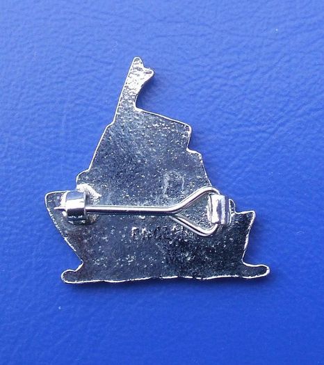 SALLY LINE (UK ferry company) - souvenir enamel badge of the Sally Line mascot (1980's)
