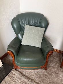 Leather Sofa Suite & TV Unit