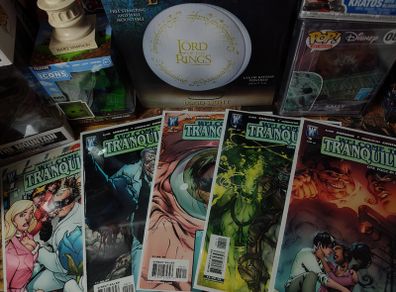 Welcome to Tranquility ! One Foot in the Grave ! First 5 Issues ! 2010 ! by Wildstorm ! DC !