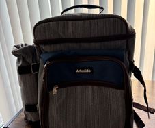 Picnic backpack with cutlery