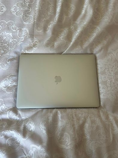 Apple Macbook Pro 15' (2017) i7 16GB RAM 256GB SSD