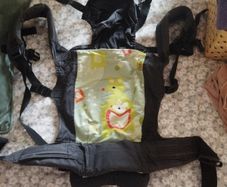 ergonomic baby carrier