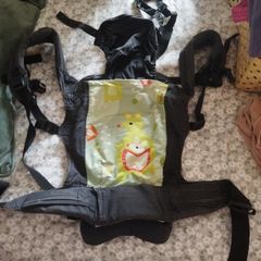 ergonomic baby carrier