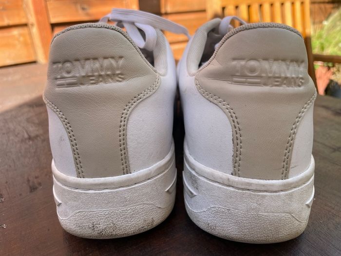 Tommy Hilfiger size 7.5