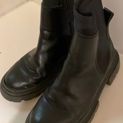 Girls Boots: Zara Kids Black Ankle Boots: Size 32 / Size 13