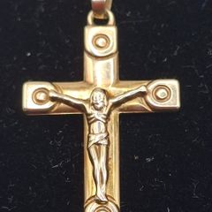 Vintage 9ct gold cross