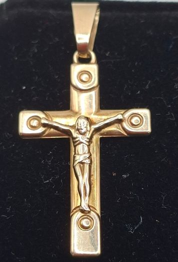 Vintage 9ct gold cross