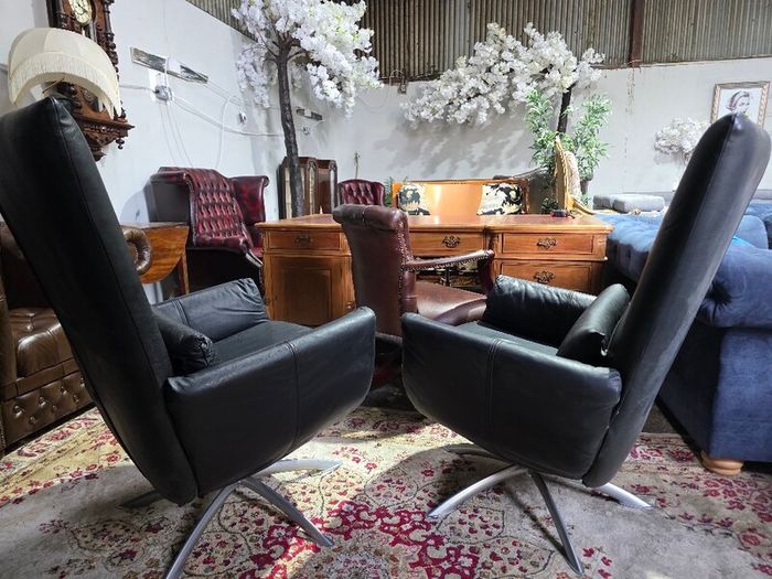 2xswivel chairs real leather