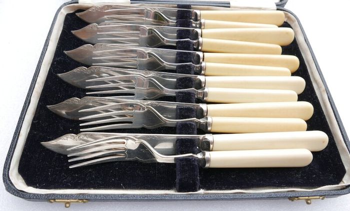 Vintage Sheffield Silver Plated Fish Flatware Serving Set in Original Box
