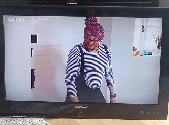 Two Tvs  32inch not smart