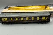 Wrenn W6001 Pullman Car 2nd class - Car No.73 - OO - Boxed