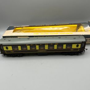 Wrenn W6001 Pullman Car 2nd class - Car No.73 - OO - Boxed