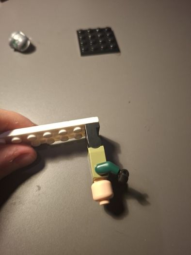 Commander gree with tan leg strap