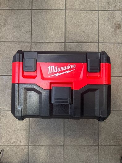 Milwaukee M18