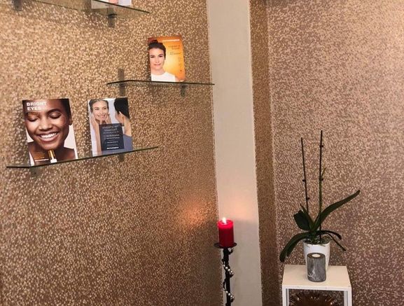 Beauty room to rent