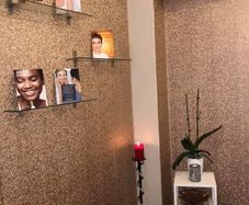Beauty room to rent