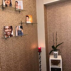 Beauty room to rent