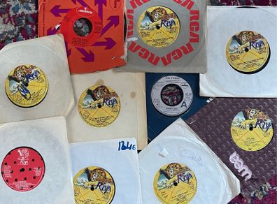 2. Rod Stewart vinyl record singles 3 euros each