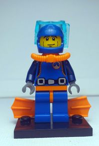 Lego Collectable Minifigures Series 1:Deep Sea Diver (100% Complete) COL01-15