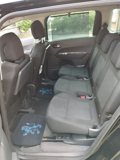 Peugeot 5008 2011
