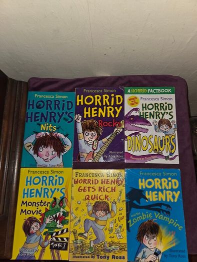 30 Horrid Henry Books