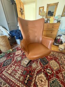 Swivel chair