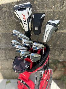 Full set of golf Taylormade clubs